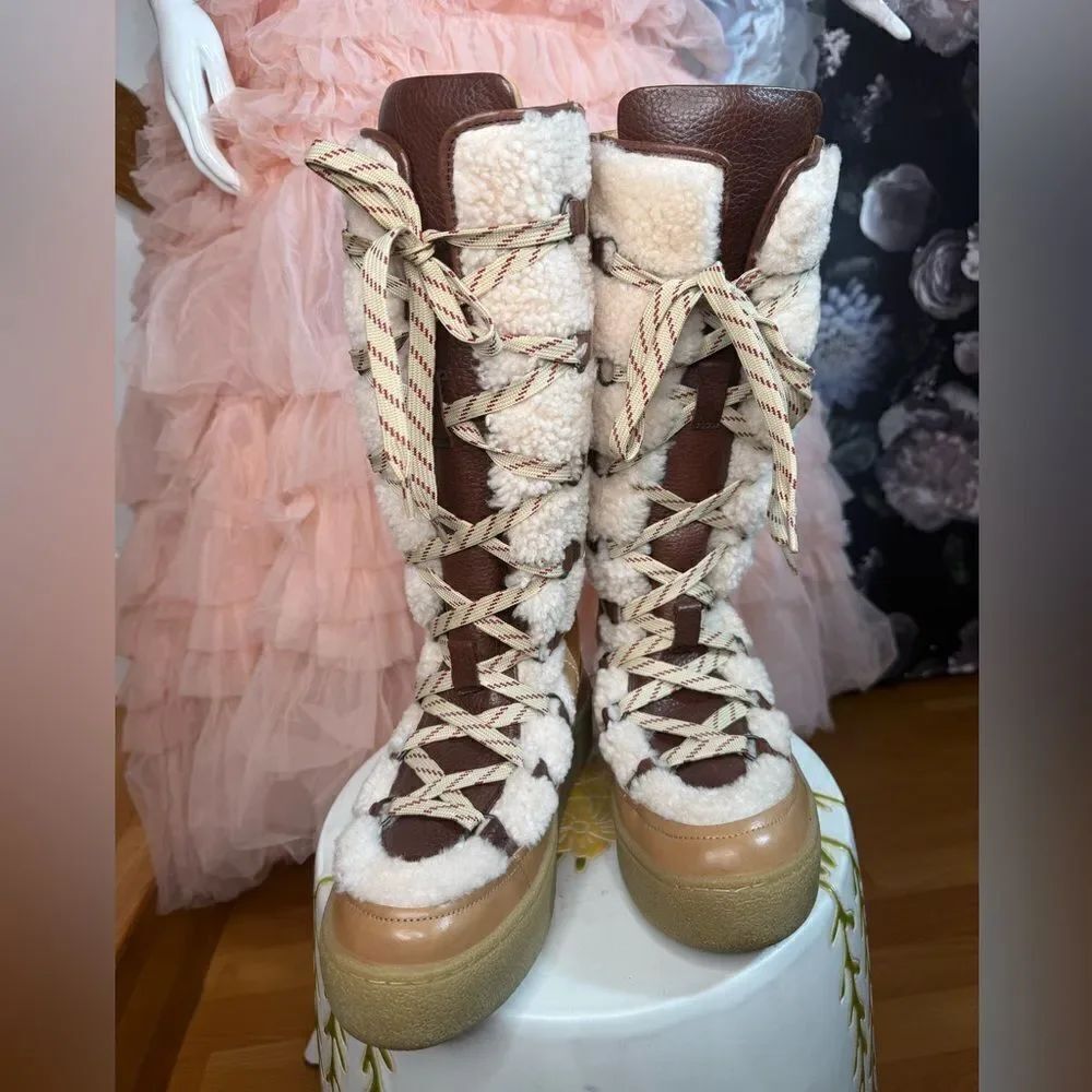 Wilder Mukluk Boots/ size 9 - Picture 7 of 16